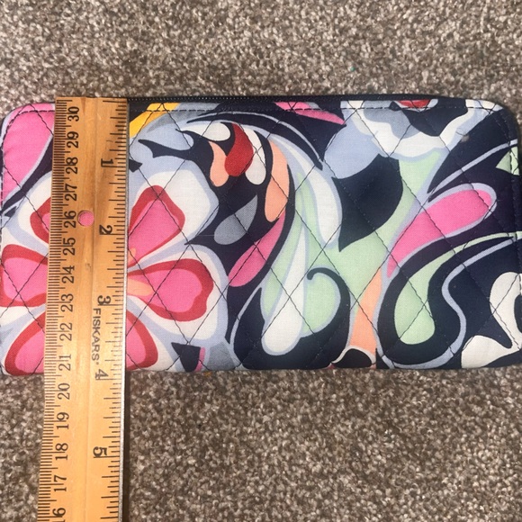 NWT Vera Bradley Accordion Wristlet in Mod Paisley - Picture 7 of 7